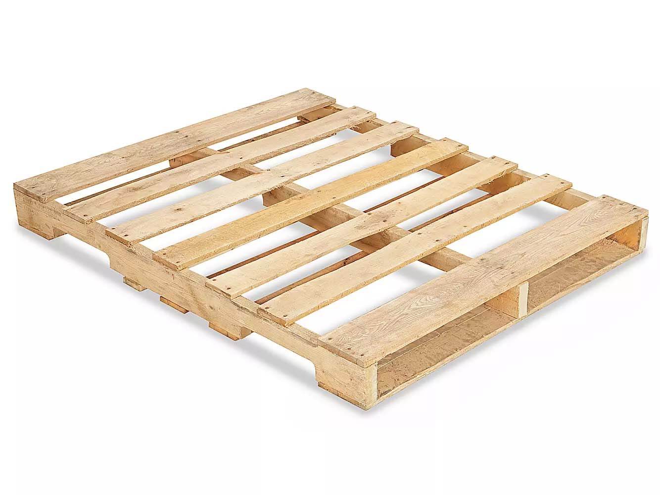 A standard new wood stringer pallet.